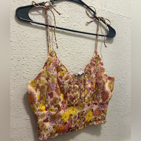 Patrons of Peace Joan Crop Top in DD Papaya Floral Small - Picture 4 of 8